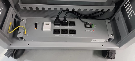 AC ชาร์จ DC ชาร์จ และ USB ประเภท A ประเภท C วอล์ท การเก็บของ iPad กล่องชาร์จด้วยล้อ