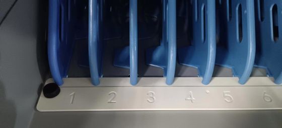 CE AC ชาร์จ DC ชาร์จ และ USB Type-A Type-C Vault Storage IPad คันชาร์จมือถือ ตู้ชาร์จพร้อมล้อ