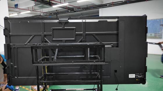 จอแบนอินเทอร์แอคทีฟ 4K Ultra HD พร้อม 20 จุดสัมผัส และลำโพงในตัวสำหรับใช้งานด้านการศึกษา