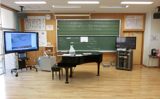 500cd/m2 ความสว่าง LCD Smart Board กับ Android OS 14 และ หรือ สีกรอบสีเทาดํา