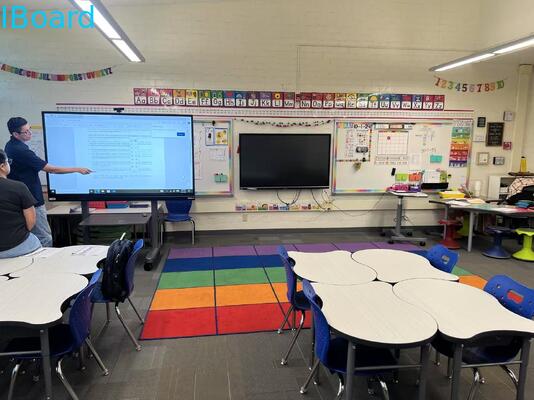 ทีวีจอสัมผัสแบบอินเทอร์แอคทีฟขนาด 98 นิ้ว ความละเอียด 4K Ultra HD พร้อมระบบสัมผัส 20 จุด สำหรับโรงเรียนและองค์กร