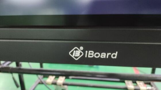 โซลูชันไวท์บอร์ดที่แข่งขันได้ของ IBoard จอแสดงผลสมาร์ทบอร์ดจอแบนแบบโต้ตอบ Andorid 16 รายการ